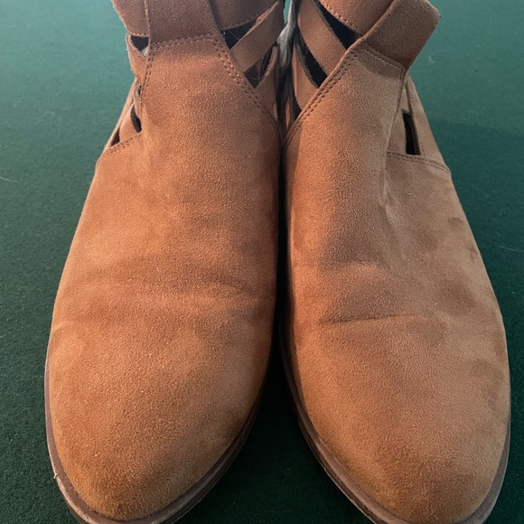 American Eagle Suede Ankle Boots - Picture 2 of 8